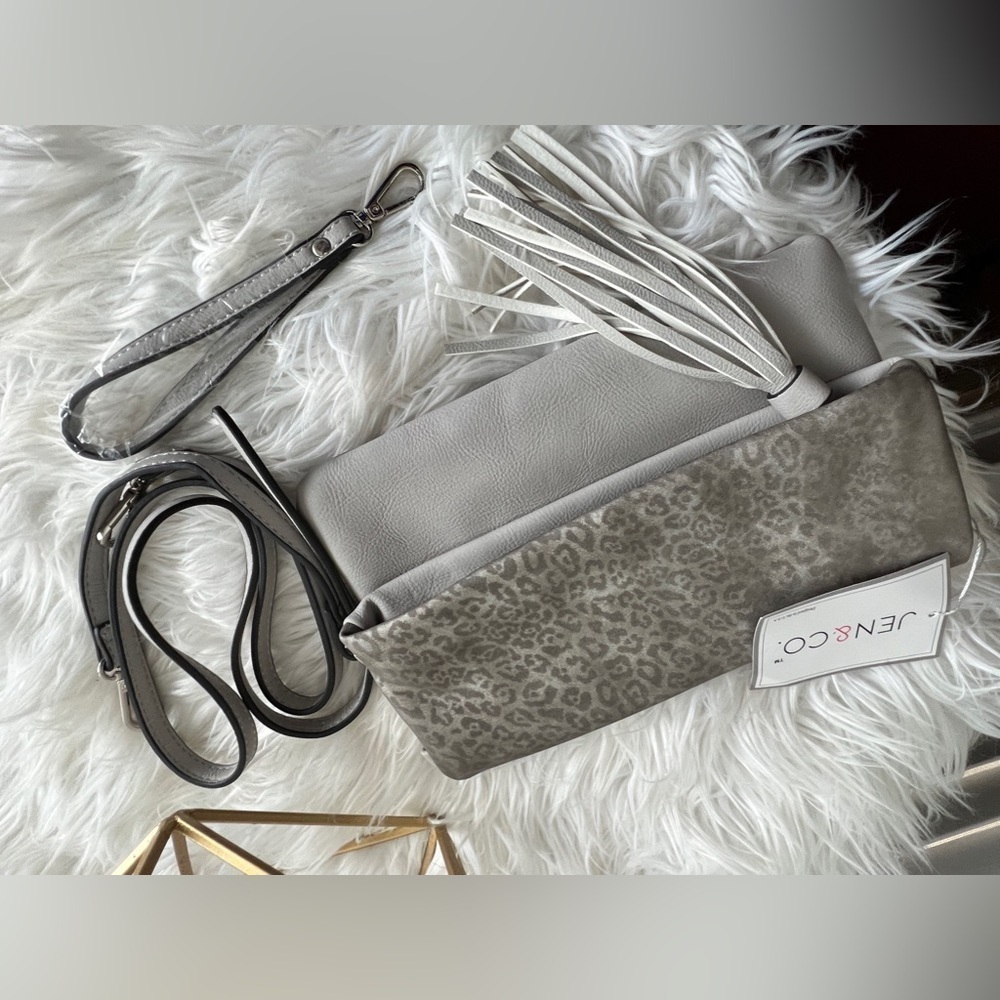 Brand new with tags Jen & Co. Gray Leopard Print Clutch/crossbody/wristlet - Picture 10 of 14